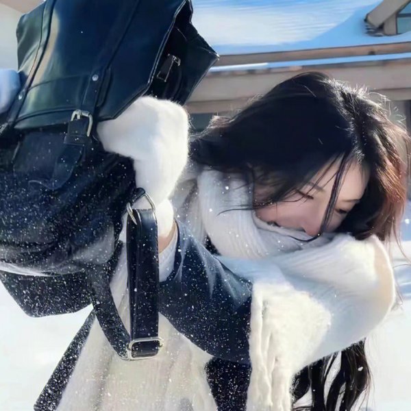 9顶假发的女孩